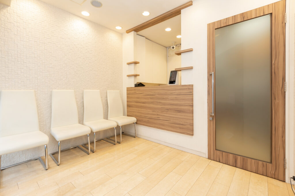 食いしばりや歯ぎしりは、自分では気づきにくいもの。